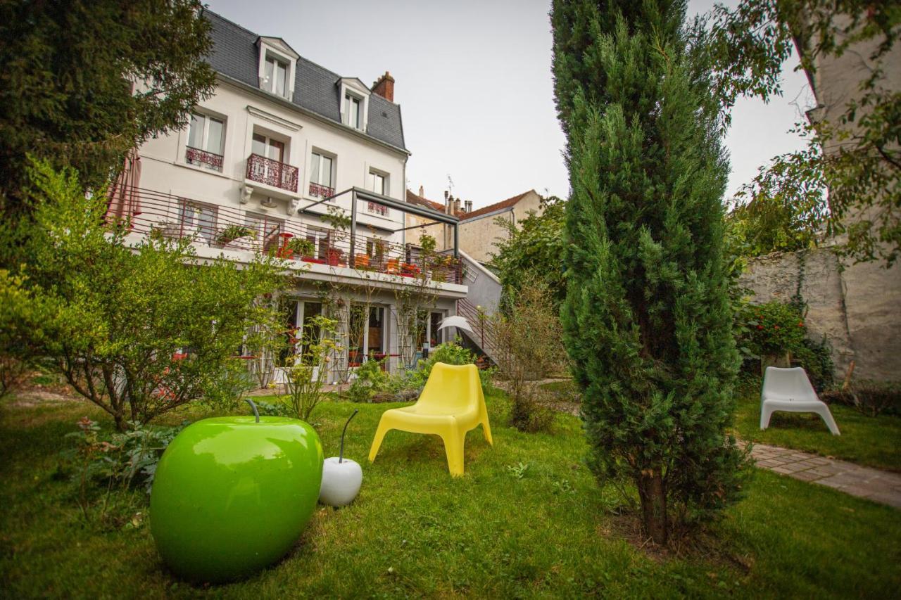 Отель Le Jardin Des Toiles Triel-sur-Seine Экстерьер фото