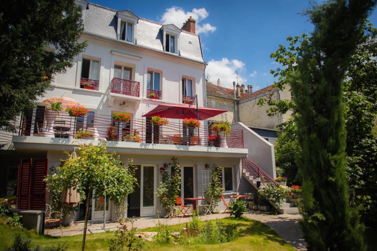 Отель Le Jardin Des Toiles Triel-sur-Seine Экстерьер фото